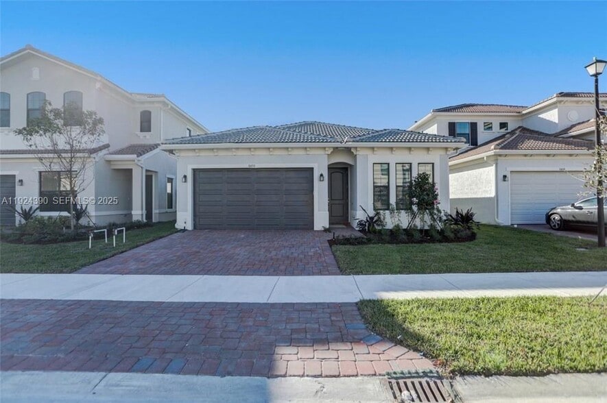 Building Photo - 8450 NW 39th Ct