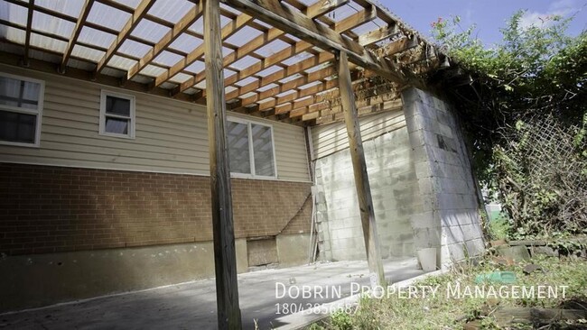 Building Photo - 1011 Kinney St