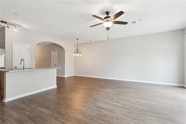 Building Photo - 372 Azalea Cir