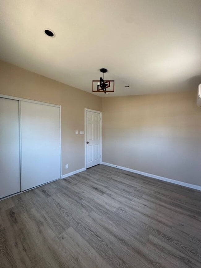 Building Photo - 4 bedroom in Desert Hot Springs