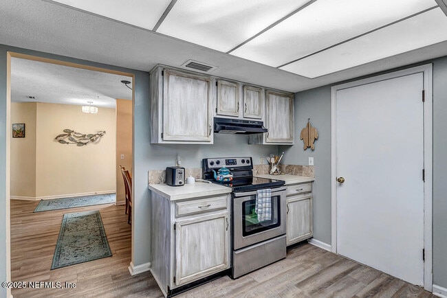 Building Photo - 1908 Sea Oats Dr