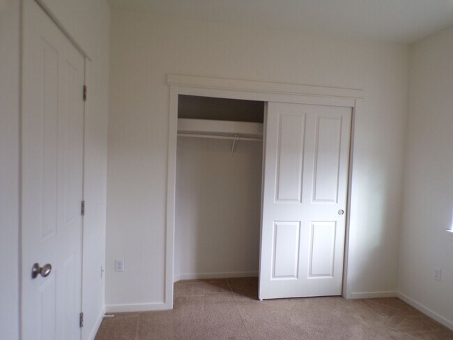 Building Photo - 2207 Jakob Ave