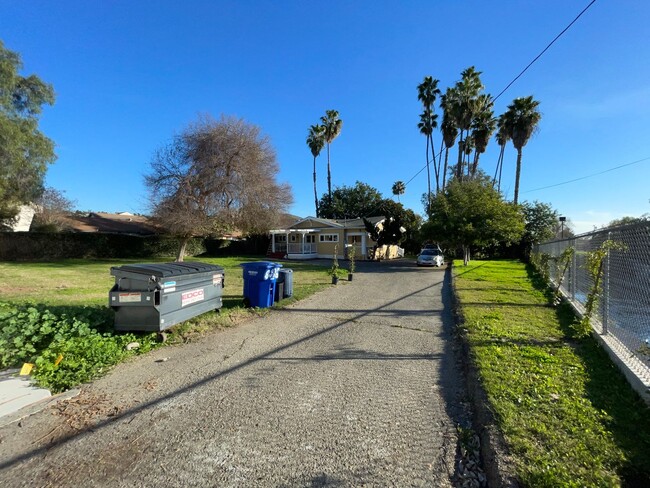 Building Photo - BEAUTIFUL CRAFTSMAN HOME IN SPRING VALLEY