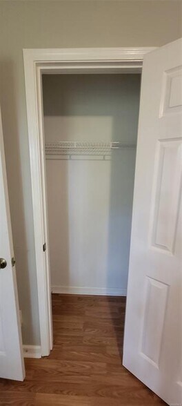 Building Photo - 135 Daffodil Dr