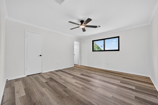 Building Photo - 17418 Largs Cir