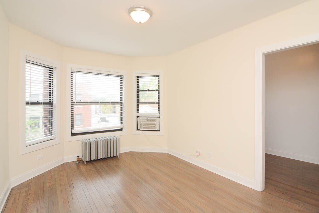 Building Photo - 2645 N Spaulding Ave