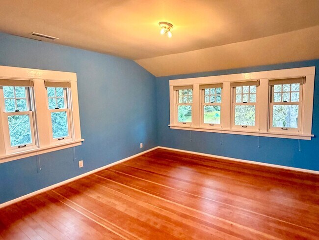 Building Photo - ROJAS