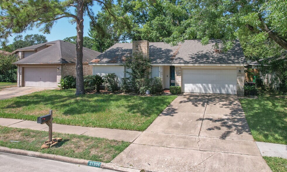 Building Photo - 21306 Park Run Drive