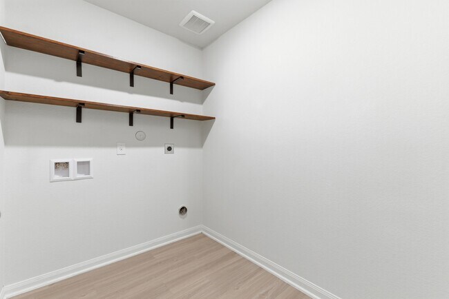 Building Photo - 345 Lone Mountain Dr