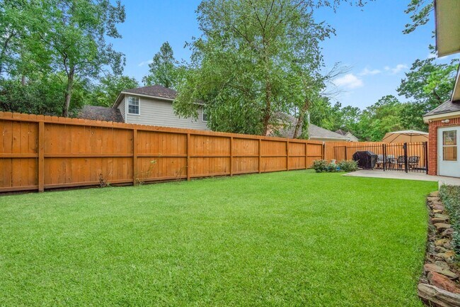 Building Photo - 83 Terraglen Dr