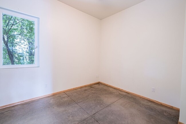 Building Photo - 925 Dunlap St