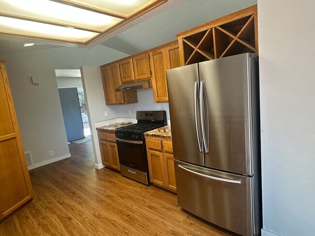 Building Photo - 744 N Trigo Ln