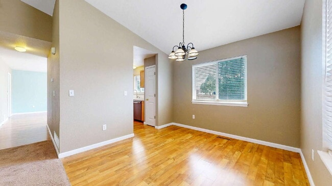 Building Photo - Spacious 3-Bed,2.5-Bath Home with Fenced Yard
