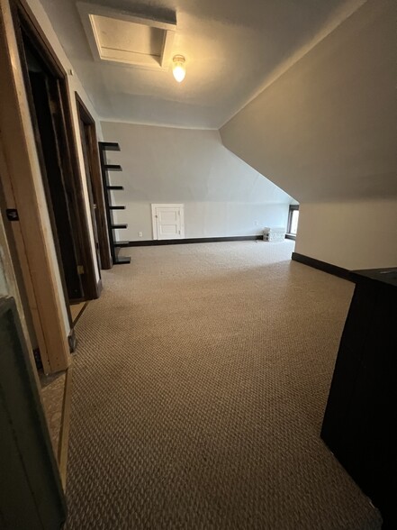 Building Photo - 271 Dravo Ave
