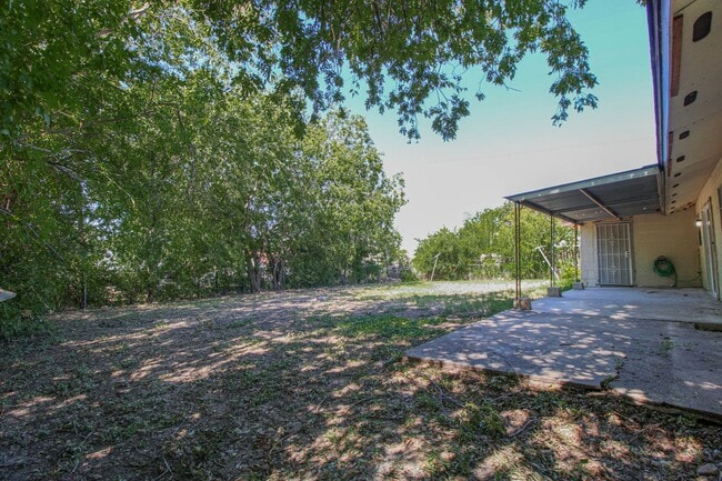 Building Photo - 5822 Branch Valley Dr