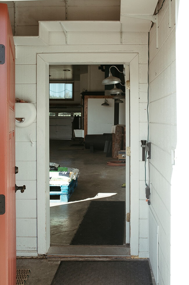 Building Photo - 239 Wilderness Dr