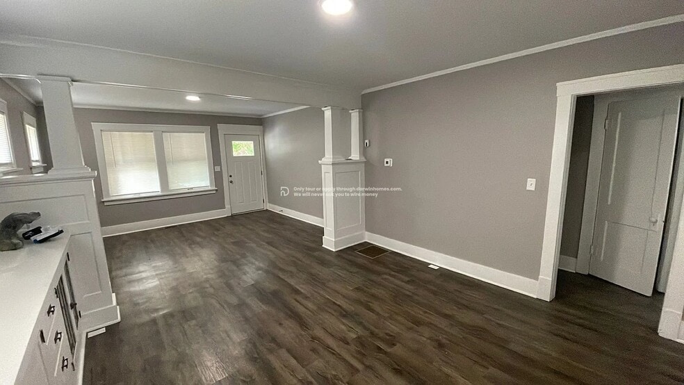 Building Photo - 1105 E Kansas St