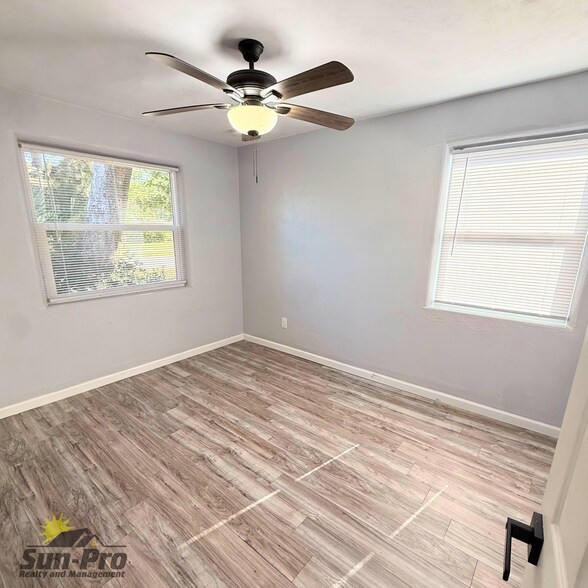 Building Photo - 332 S Seneca Blvd