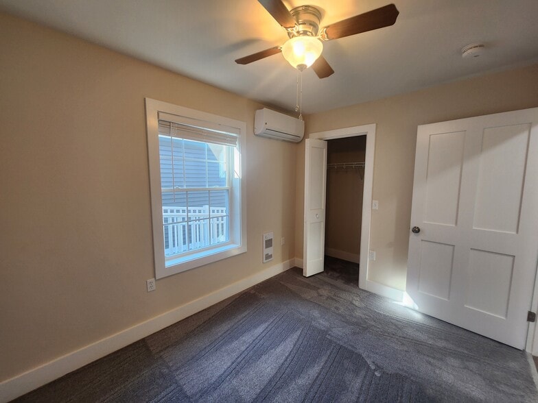 Building Photo - 69 Ivan Dr