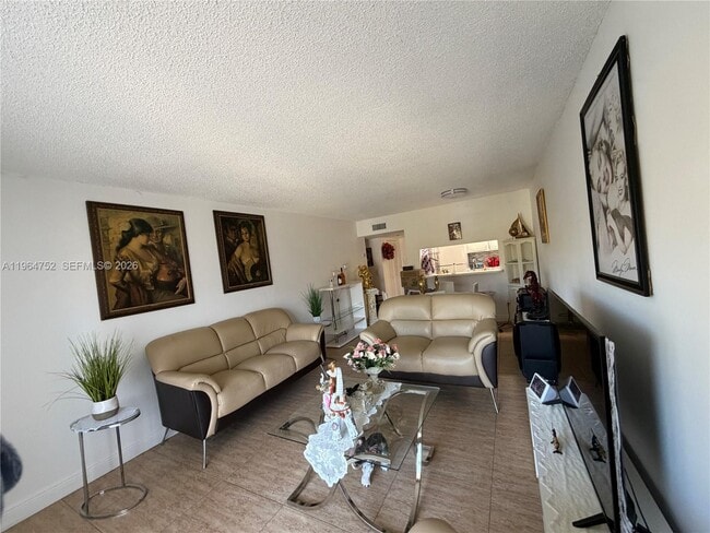 Building Photo - 13685 NE 10th Ave