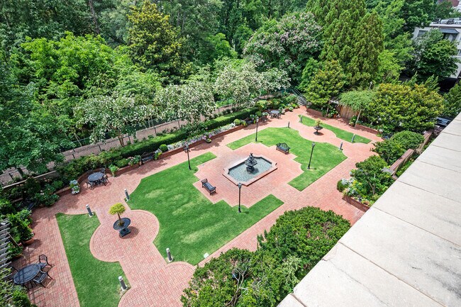 Building Photo - 3657 Peachtree Rd NE