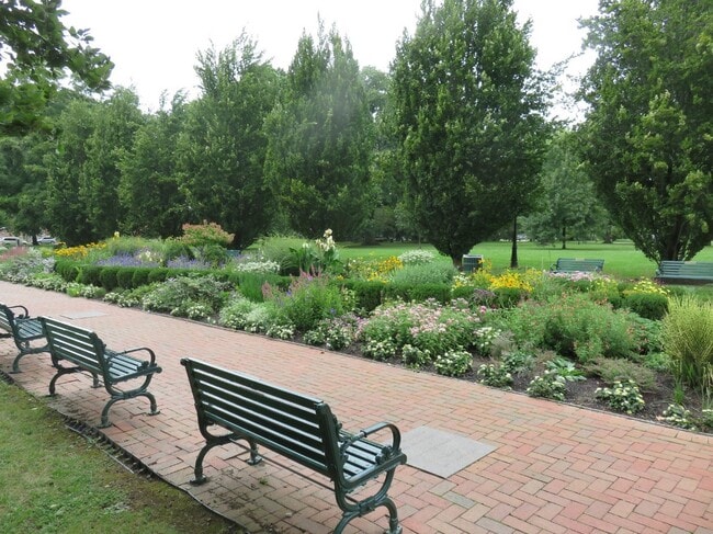 Schiller Park - 987 Parsons Ave