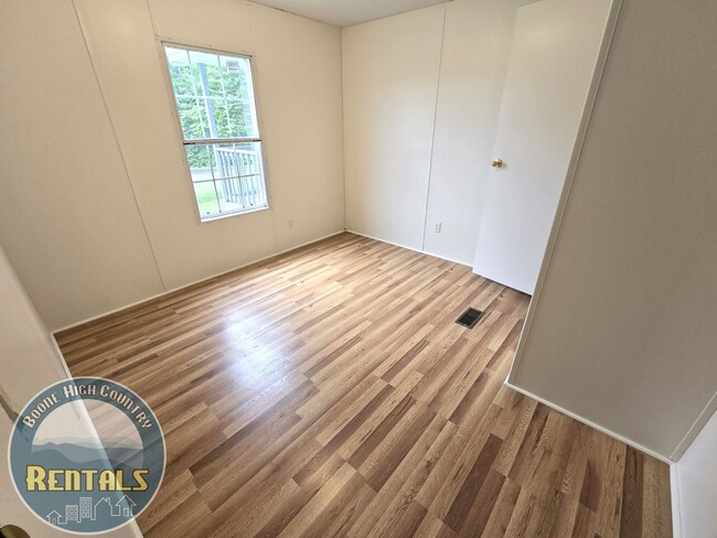 Building Photo - Newly Remodeled 4 Bedroom in Trade, TN