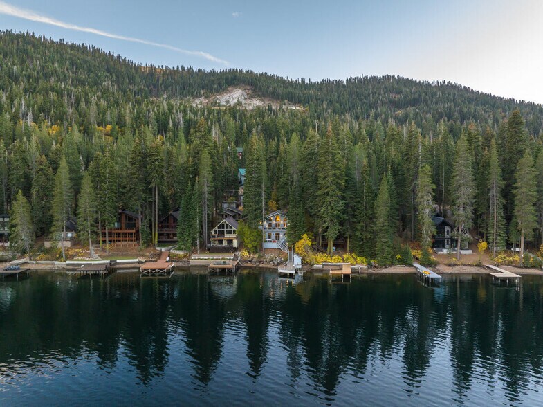 Building Photo - 14606 S Shore Dr