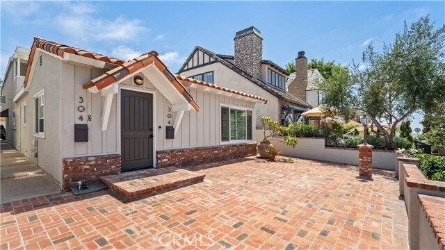 Primary Photo - 304 Larkspur Ave