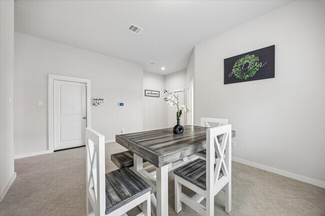 Building Photo - 23601 Zinfandel Dr