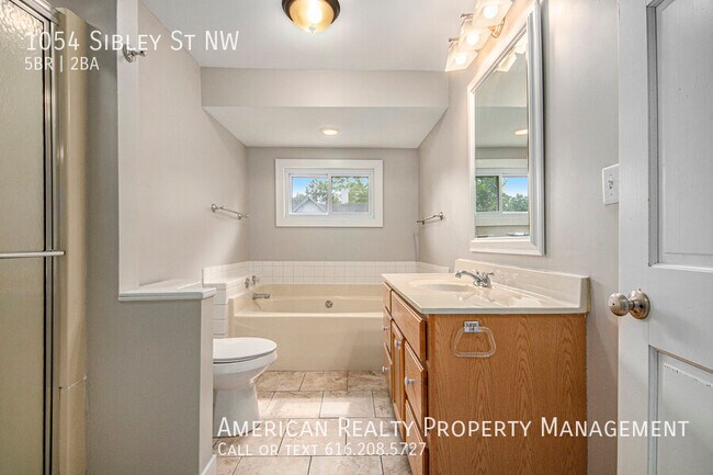 Building Photo - 1054 Sibley St NW