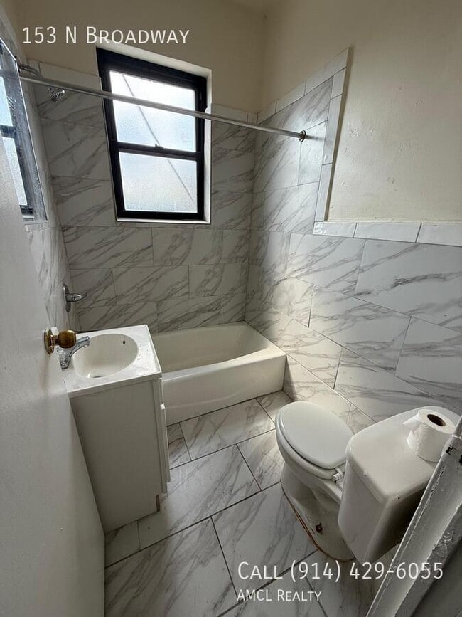 Building Photo - 153 N Broadway-