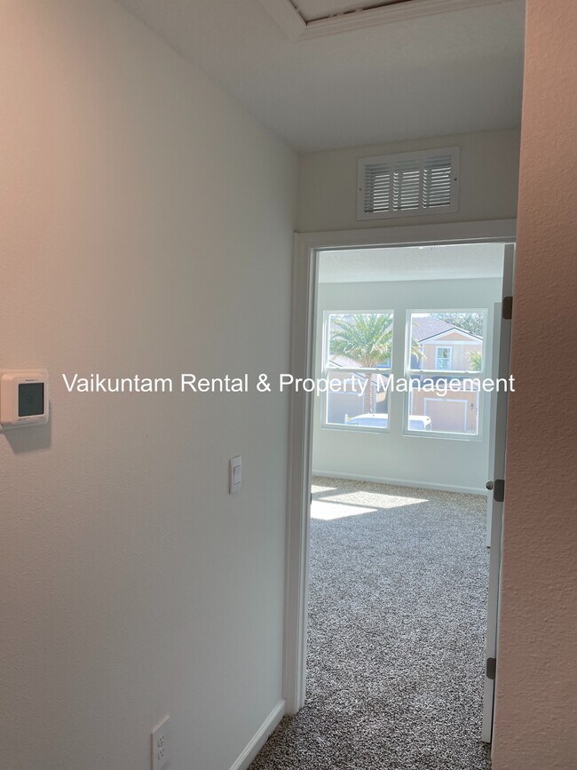 Building Photo - 9312 Kiskadee Ct