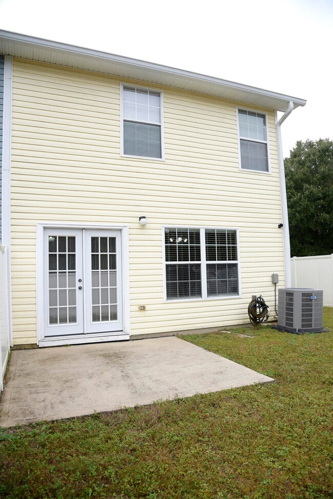 Building Photo - 406 Crooked Pine Trail