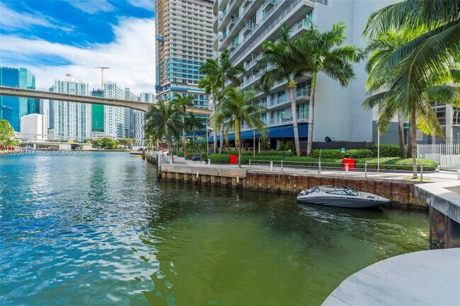 Building Photo - 185 SW 7th St