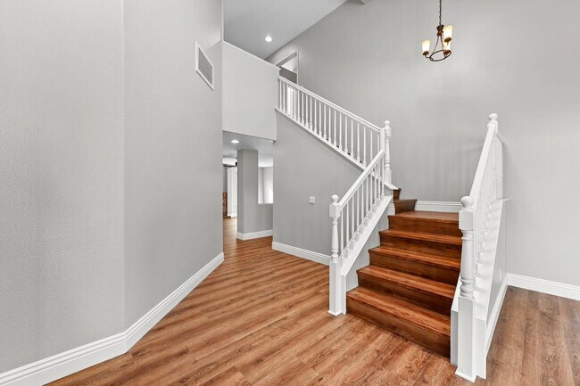 Building Photo - 509 Pacesetter St