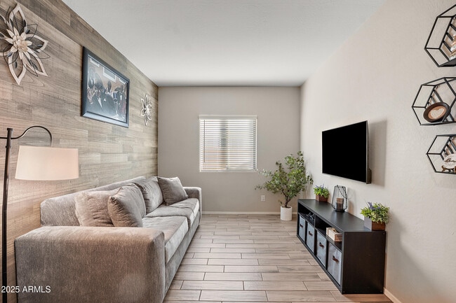 Building Photo - 242 Pacific Dr