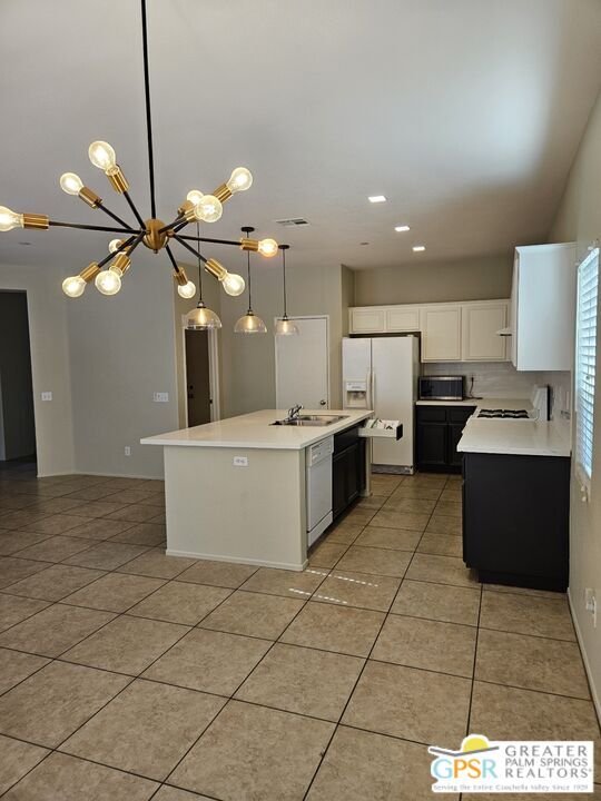 Building Photo - 755 Summit Dr