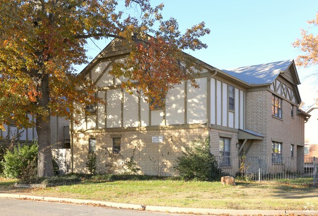 Primary Photo - Oak Park Town Homes