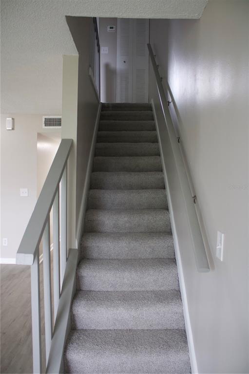 Building Photo - 709 Russell Ln