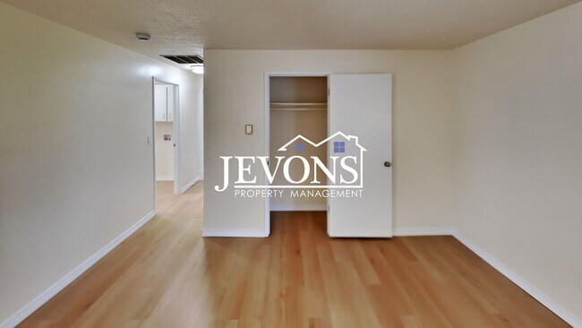 Building Photo - 404 S 81st Ave