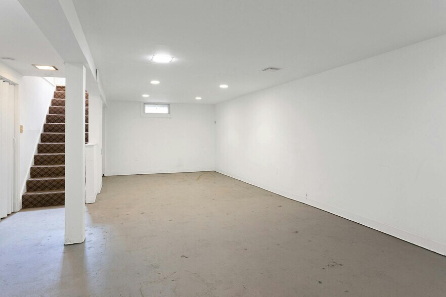 Building Photo - 152 Loftus Cir