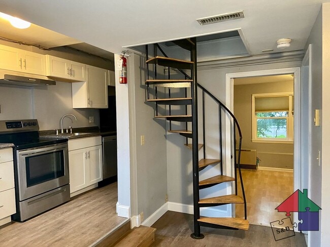 Primary Photo - 36 Buell St