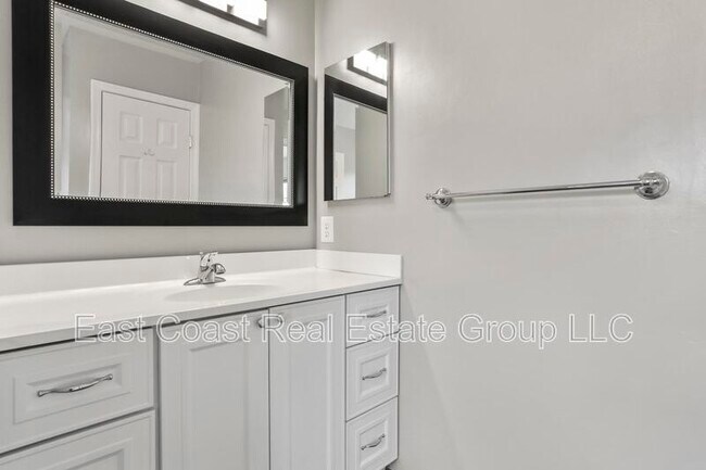 Building Photo - 9114 Ridgefield Ln