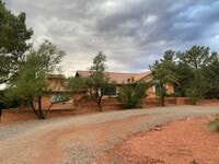 Building Photo - Spacious West Sedona home on a private 1.1...