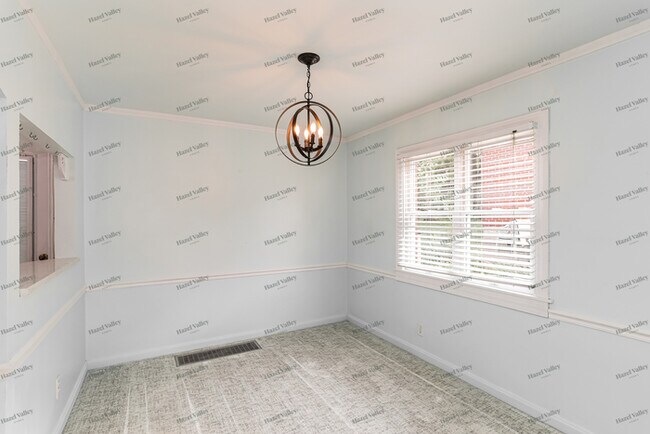 Building Photo - 2863 Allview Cir