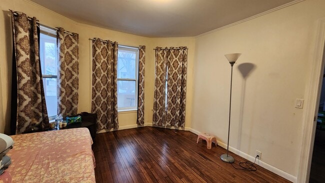 Building Photo - 513 S Brooks St