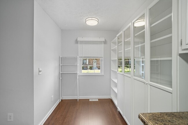 Building Photo - Three Bedroom Condo in West Chester!
