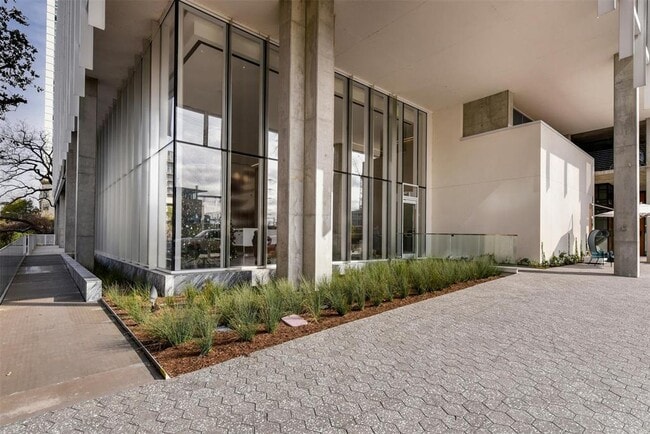 Building Photo - 301 West Ave