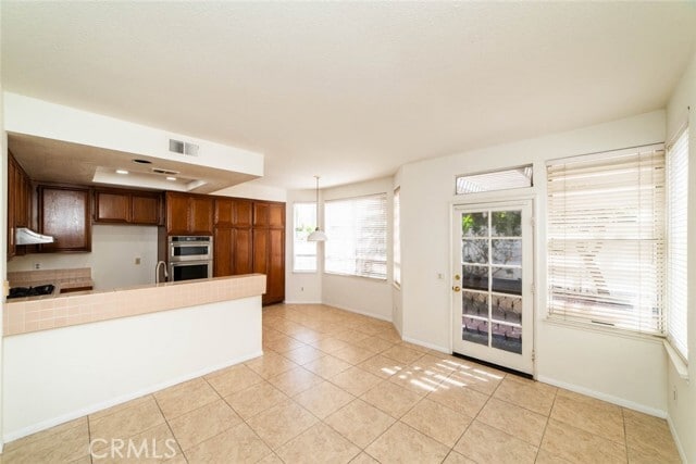 Building Photo - 10 Sparta